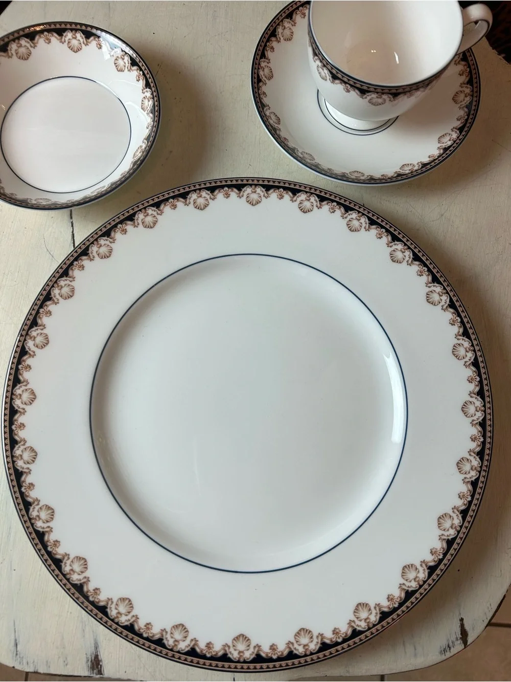 WEDGWOOD MEDICI R4588 Bone China 6 Piece Dinnerware Place Setting Plate Bowl Cup